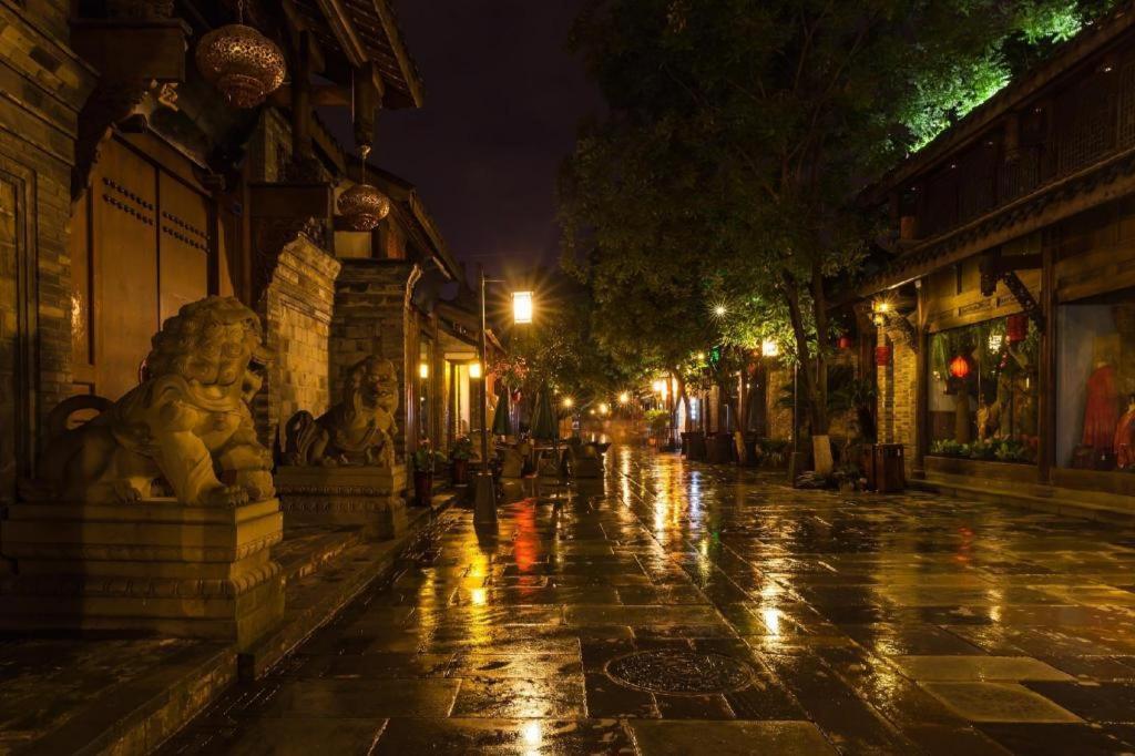 Chengdu Rising Butterfly Hotel Екстериор снимка