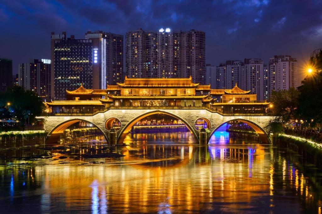 Chengdu Rising Butterfly Hotel Екстериор снимка
