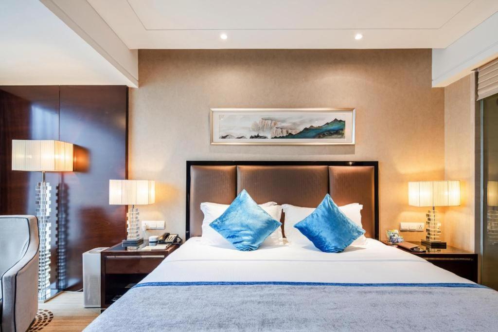 Chengdu Rising Butterfly Hotel Екстериор снимка