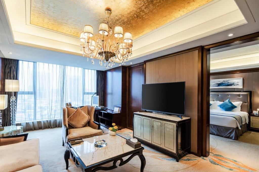 Chengdu Rising Butterfly Hotel Екстериор снимка