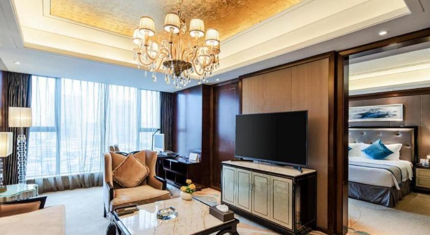 Chengdu Rising Butterfly Hotel Екстериор снимка