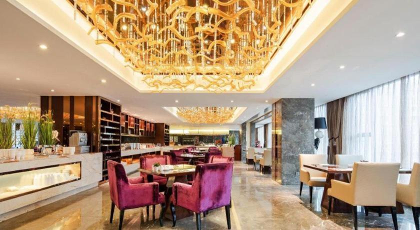 Chengdu Rising Butterfly Hotel Екстериор снимка