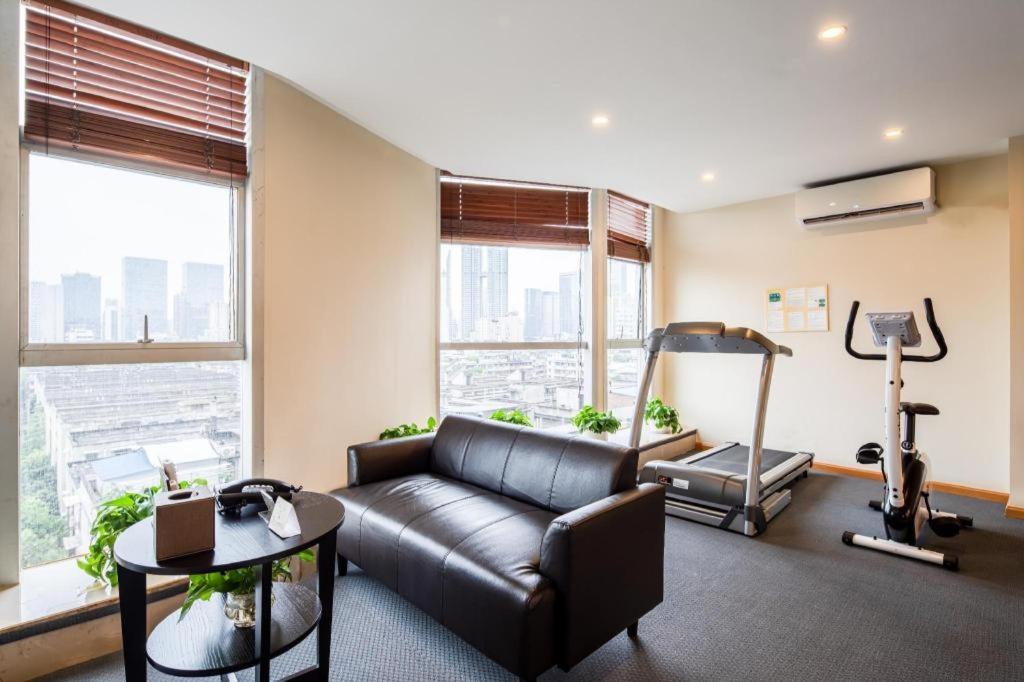 Chengdu Rising Butterfly Hotel Екстериор снимка