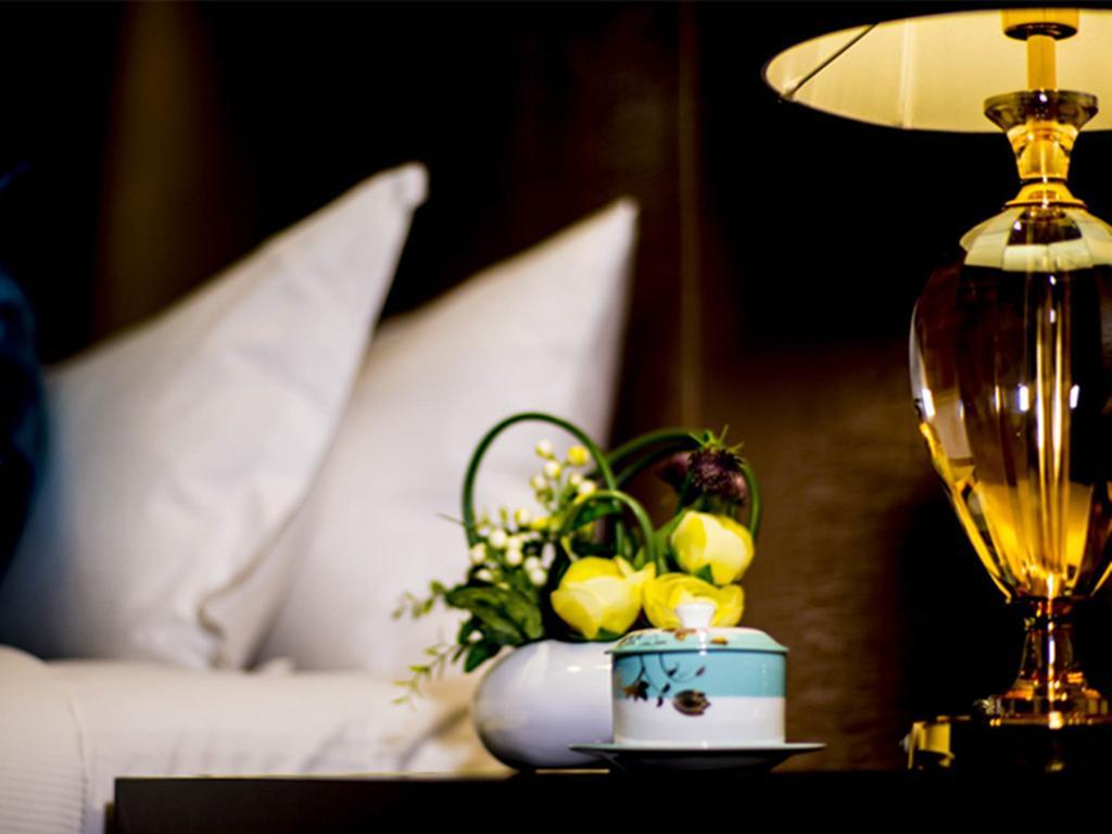 Chengdu Rising Butterfly Hotel Екстериор снимка