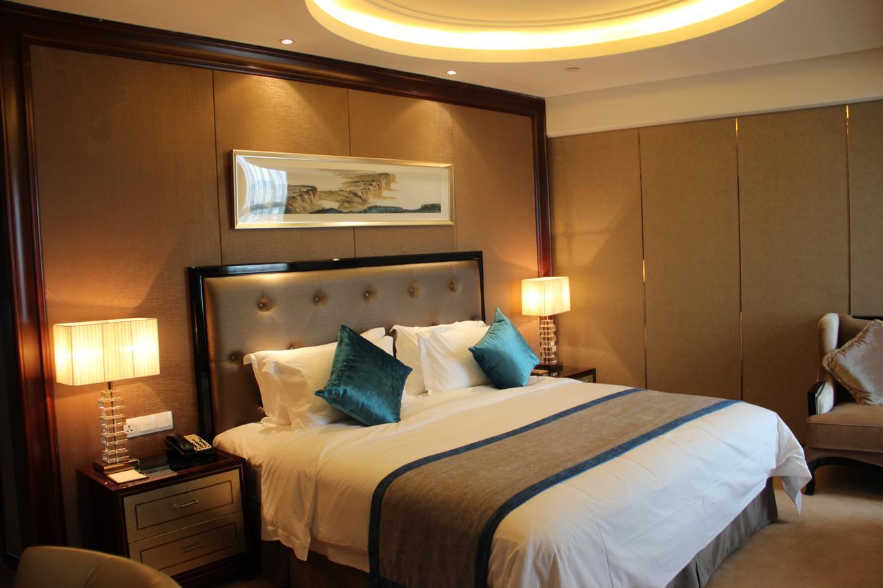 Chengdu Rising Butterfly Hotel Екстериор снимка