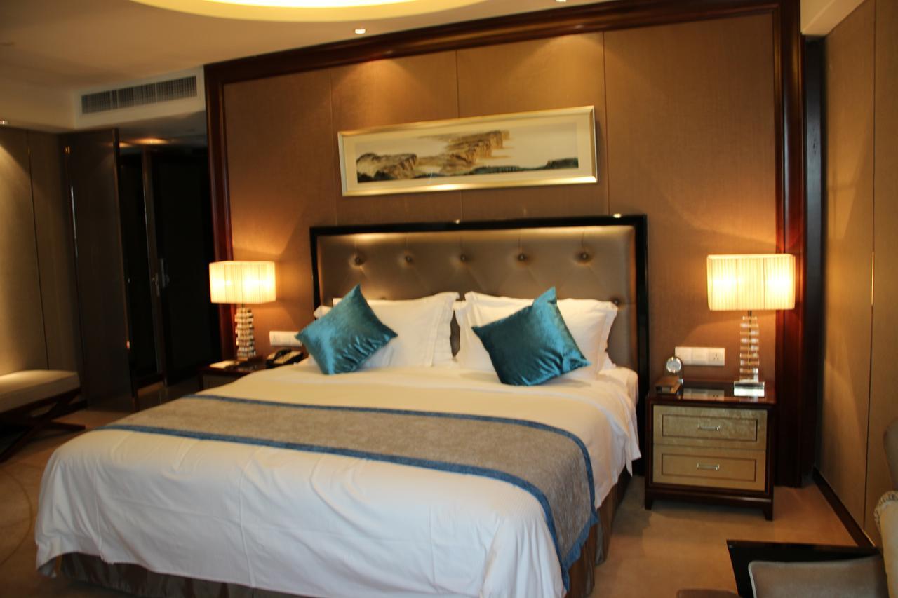 Chengdu Rising Butterfly Hotel Екстериор снимка